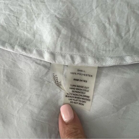 Calvin Klein Gray Shimmering Button-down Shirt size Medium - Picture 8 of 8